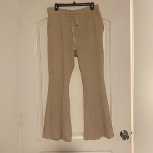 XL American Eagle Waffle Knit Flare Pants - Cream